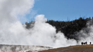 Visitors Grand Prismatic Sprisng Yellowstone