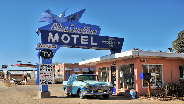 Blue Swallow Historic Motel