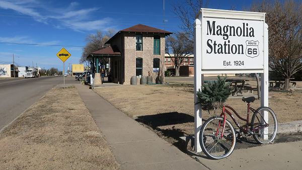 Magnolia Gas Station Vega