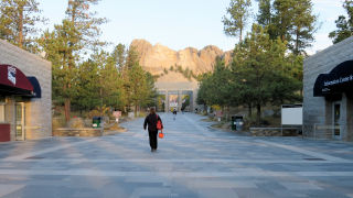 Approach to Mount Rushmore SD