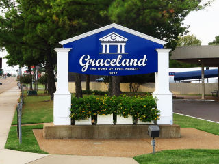 Graceland sign Memphis 