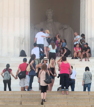 Lincoln Memorial Visitors 