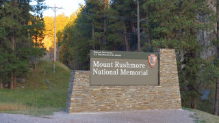 Mount Rushmore National Park entrance