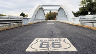 R66 Kansas Rainbox Bridge
